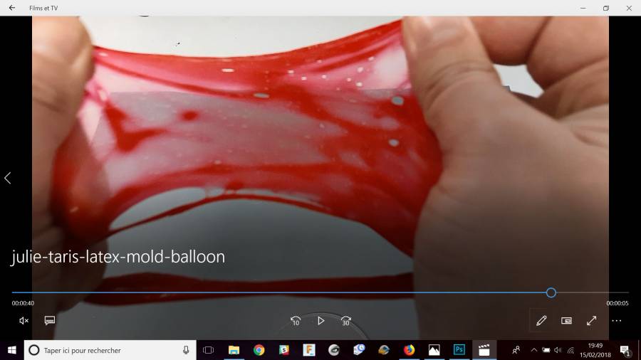 julie-taris-latex-balloon-video_2_.jpg